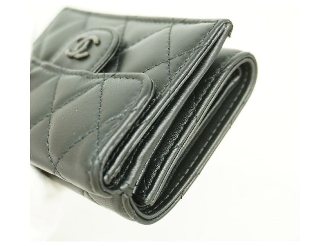 Portafoglio tri-fold Chanel in pelle d'agnello nera Nero - vista 5
