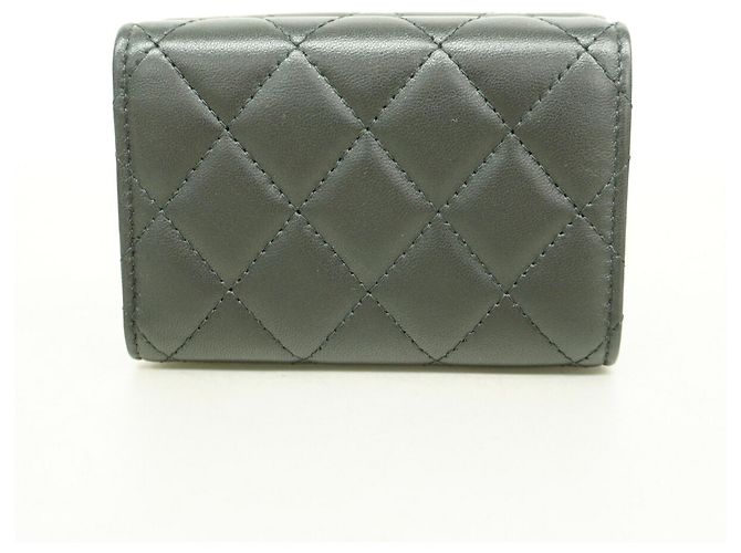 Portafoglio tri-fold Chanel in pelle d'agnello nera Nero - vista 8