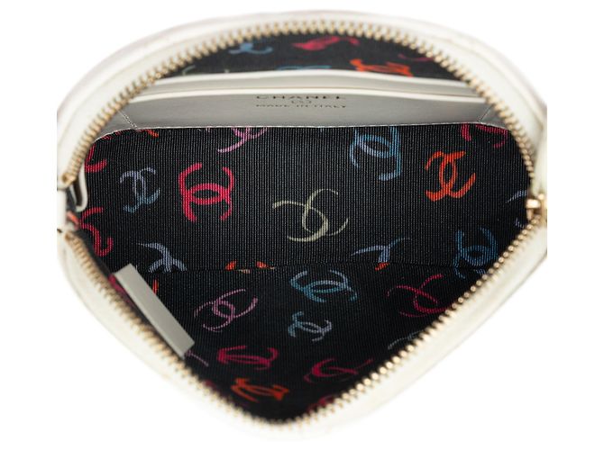 Chanel Mini CC Quilted Caviar Dome Clutch con catena, bianco - vista 4