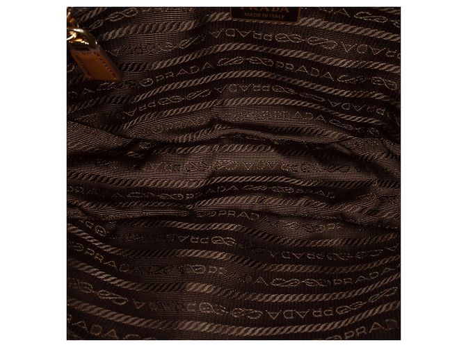 Bolsa Prada Demi Lune em Re-Nylon com acabamento em Saffiano marrom Camelo - vista 4