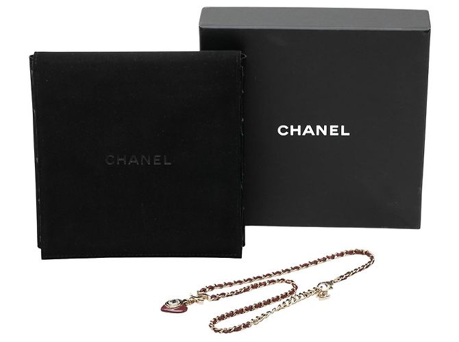 Collana Chanel Gold CC Placcata Oro e Pelle Intrecciata con Pendente a Cuore in Resina e Cristalli D'oro - vista 7