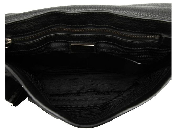 Borsa a tracolla con patta Prada in Vitello Phenix nero - vista 4