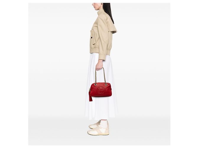 Borsa a tracolla Gucci Soho con catena e zip in pelle di vitello rossa Rosso - vista 8