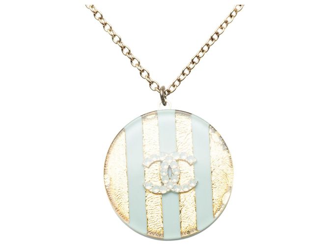 Collana Chanel Gold CC con pendente rotondo in resina a righe, strass e placcato oro D'oro - vista 3