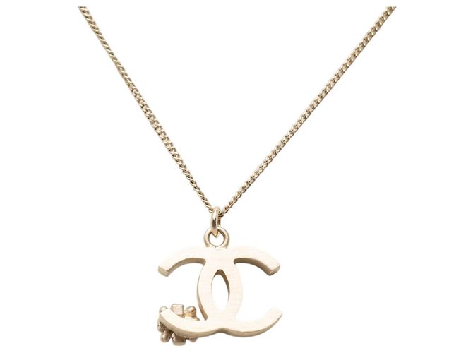 Collana con pendente a fiore smaltato e placcato oro CC Chanel Gold D'oro - vista 3