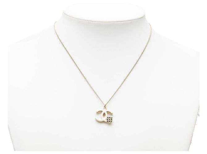 Collana con pendente a fiore smaltato e placcato oro CC Chanel Gold D'oro - vista 7