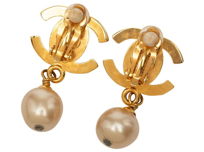 Orecchini a clip Chanel Gold CC placcati oro con perle sintetiche e chiusura turn lock Bianco D'oro - vista 2