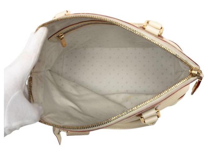 Louis Vuitton White Suhali Lockit PM Bianco - vista 4
