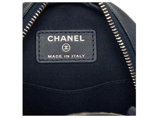 Clutch redonda Chanel Blue CC acolchoada em couro caviar com corrente Azul Azul marinho - vista 5