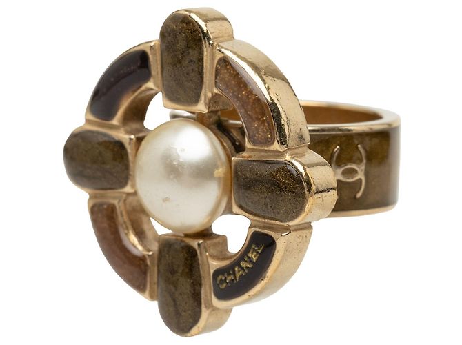 Anello Chanel in perle sintetiche, smalto floreale e logo placcato oro D'oro - vista 2