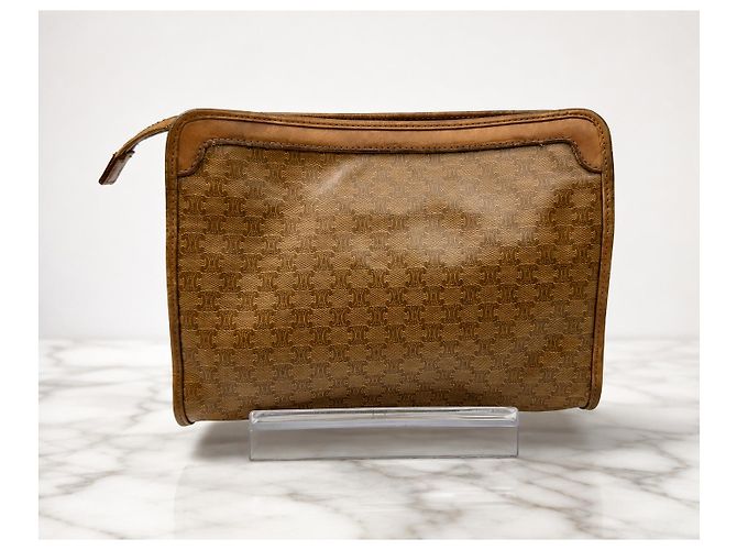 Triomphe Céline Pouch in pelle marrone monogram Celine - vista 2
