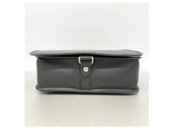 Borsa a tracolla Louis Vuitton Taiga Andrei Grigio - vista 3