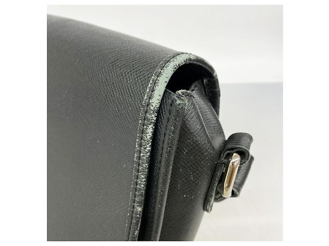 Borsa a tracolla Louis Vuitton Taiga Andrei Grigio - vista 6