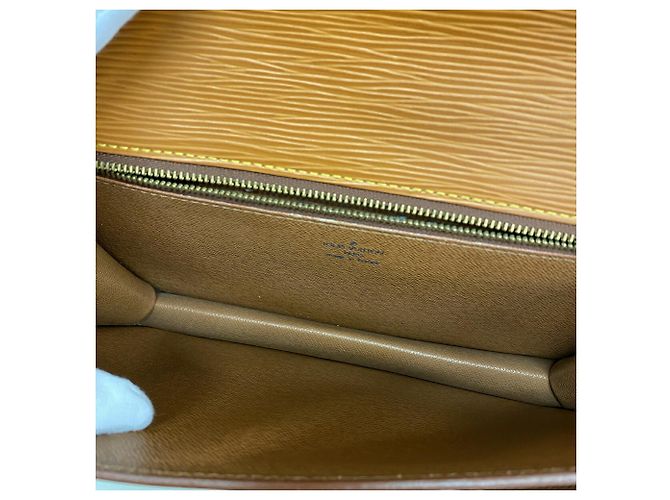 Borsa a pochette Louis Vuitton in pelle Epi D'oro - vista 4