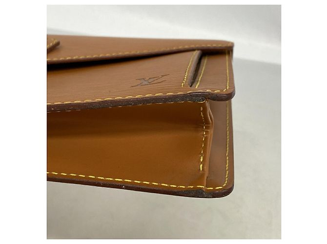Borsa a pochette Louis Vuitton in pelle Epi D'oro - vista 8