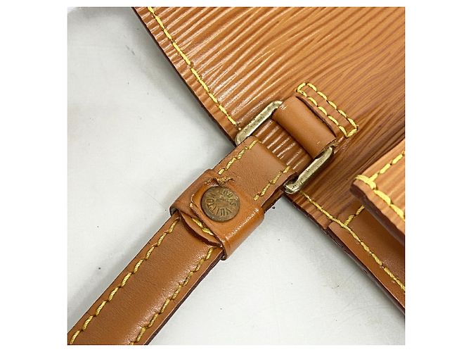 Borsa a pochette Louis Vuitton in pelle Epi D'oro - vista 9