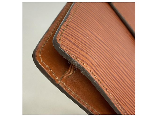 Borsa a pochette Louis Vuitton Epi Montaigne Marrone - vista 8
