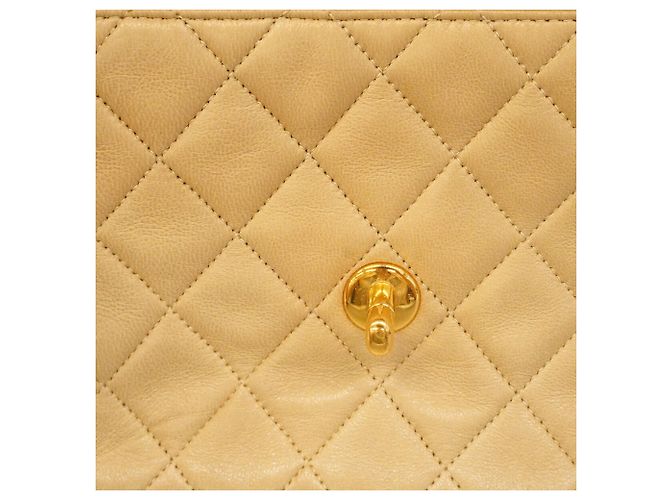 Bolsa de Ombro Chanel Mini Matelassé com Corrente Bege - vista 11