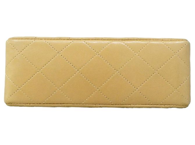 Bolsa de Ombro Chanel Mini Matelassé com Corrente Bege - vista 3