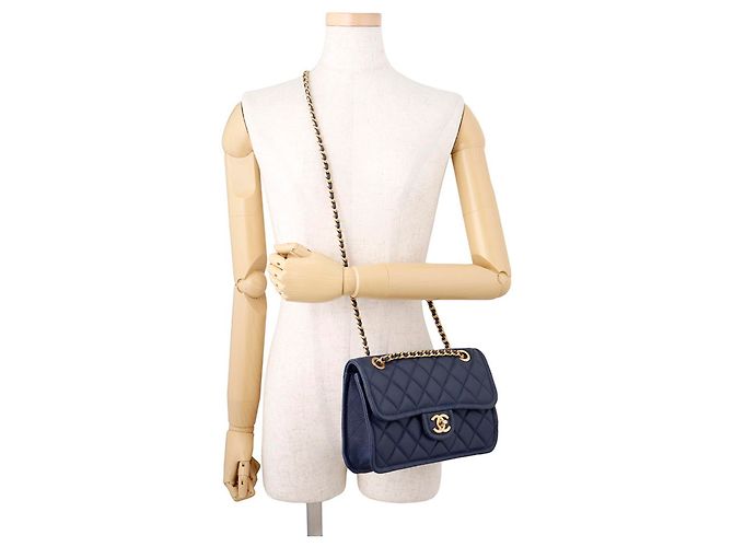 Borsa a tracolla con catena Chanel Matelassé Blu navy - vista 5