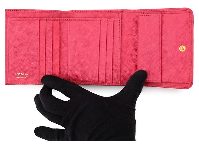 Prada Tri-fold Wallet Pink - view 4