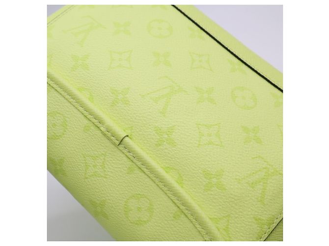 Borsa a Tracolla Louis Vuitton Taigarama Pulse D'oro - vista 4