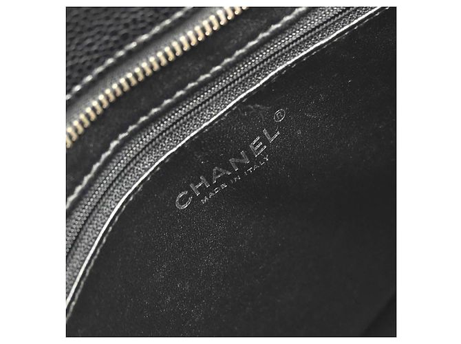 Borsa Chanel Medallion Tote Quilted Caviar Nero - vista 4