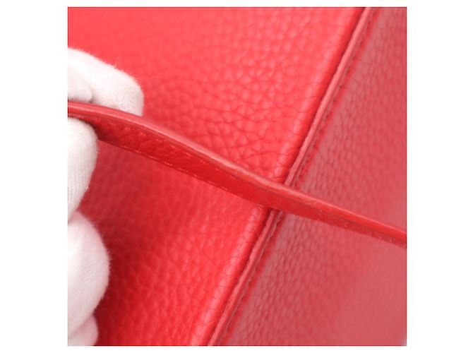 Borsa Louis Vuitton Capucines PM in pelle Taurillon Rosso - vista 13