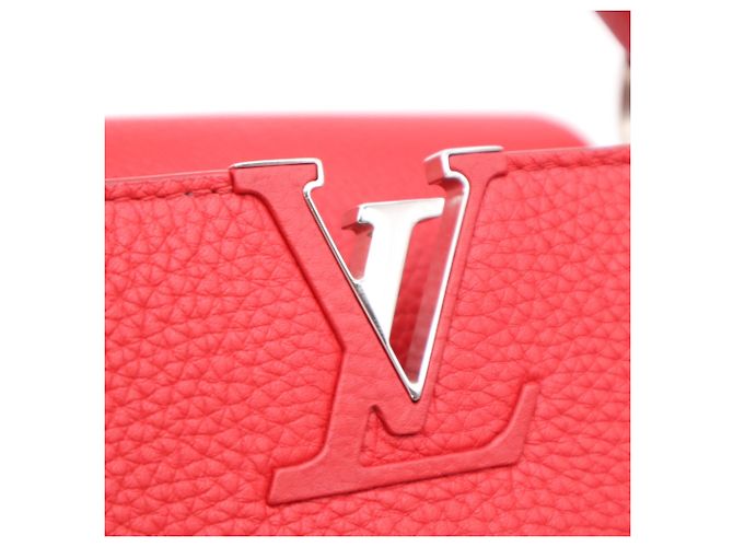 Borsa Louis Vuitton Capucines PM in pelle Taurillon Rosso - vista 14