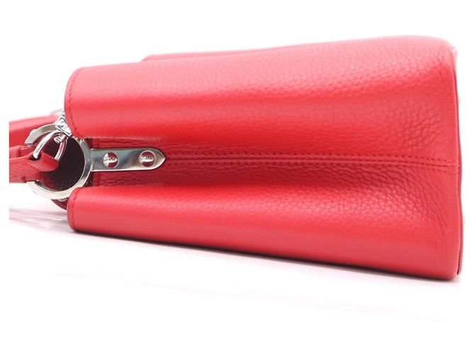 Borsa Louis Vuitton Capucines PM in pelle Taurillon Rosso - vista 9