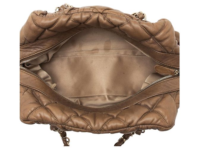 Gabrielle Sac Satchel Chanel en agneau matelassé bubble Marron - vue 7