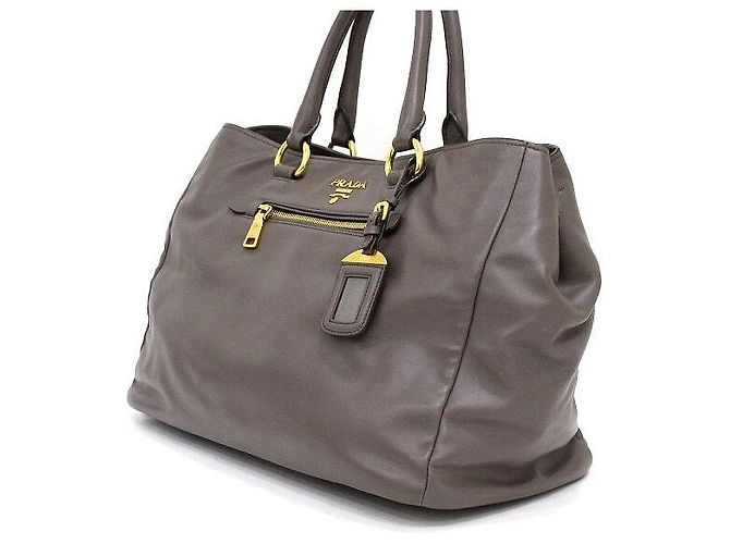 Prada Borsa Tote e a tracolla in pelle di vitello morbida grigia con logo dorato Marrone - vista 2