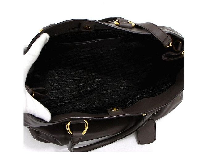 Prada Borsa Tote e a tracolla in pelle di vitello morbida grigia con logo dorato Marrone - vista 5