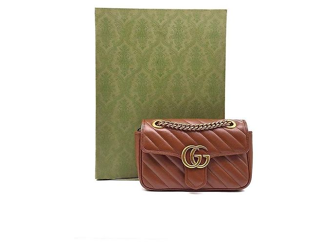 Gucci Mini Borsa a Tracolla con Catena Marmont Matelassé Marrone - vista 8