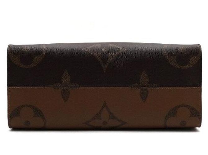Louis Vuitton Borsa Tote e a Tracolla OnTheGo MM Monogram Canvas Multicolore - vista 6