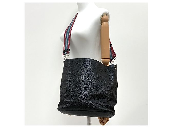 Prada Borsa a Secchiello Spalla e Crossbody in Vitello Nero - vista 2