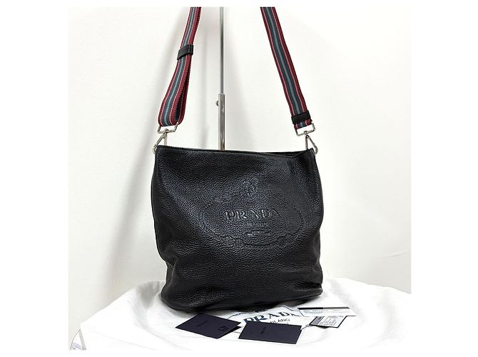 Prada Borsa a Secchiello Spalla e Crossbody in Vitello Nero - vista 9