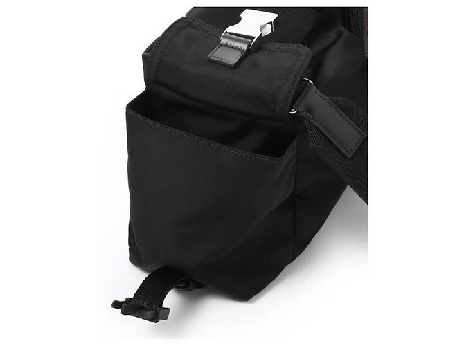 Prada Explore a mala em Re-Nylon e couro Preto - vista 8