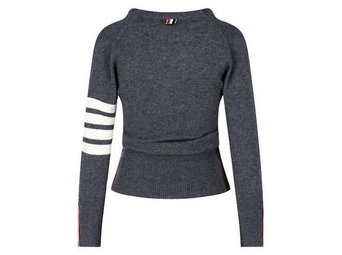Thom Browne Klassischer V-Ausschnitt-Cardigan aus Kaschmir Braun - Ansicht 5