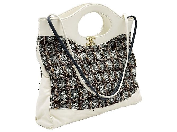 Chanel White Gold Shopping Large (No. - view 3
