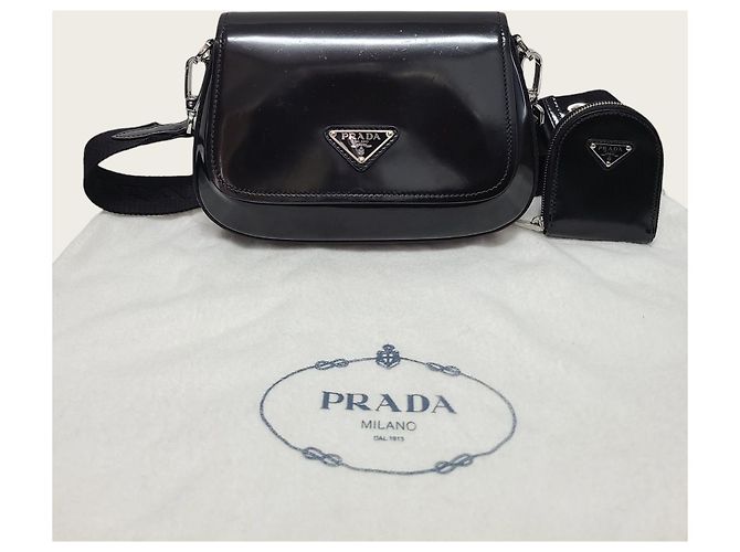 Prada Borsa a tracolla e crossbody con patta in pelle spazzolata nera Nero - vista 7