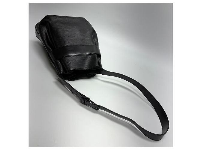 Bucket Louis Vuitton Borsa a Secchiello Saddle PM Borsa a Tracolla Nero - vista 13