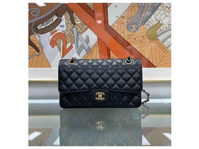 Chanel Borsa Classic Flap Medium Black Gold Caviar Nero - vista 3