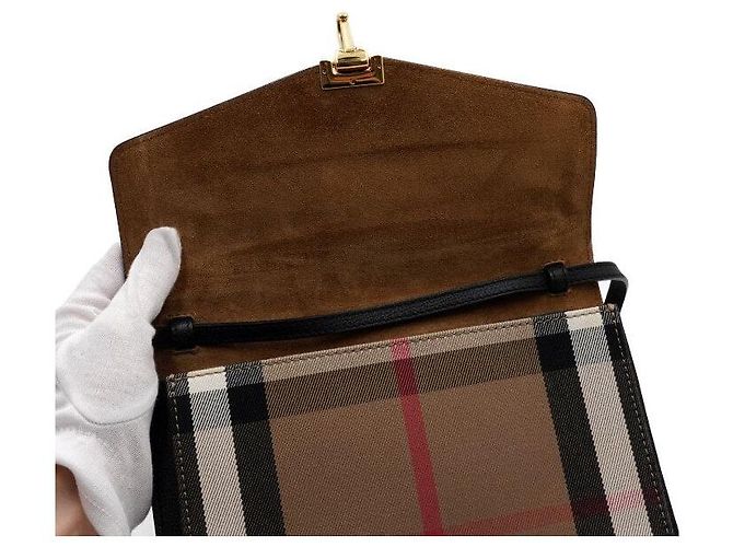 Burberry Macken Small Flap Schultertasche und Crossbody aus schwarzem Leder House Check - Ansicht 6