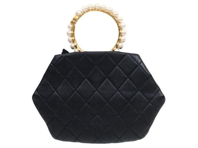 Chanel Pouch in pelle nera con manico in perle Nero - vista 3