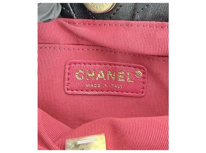 Chanel Pouch in pelle nera con manico in perle Nero - vista 8