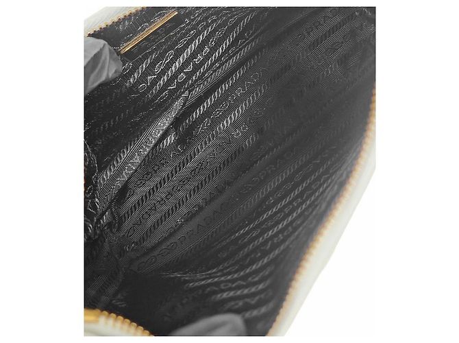 Prada Borsa a tracolla Hobo Re-edition in Nappa bianca Bianco - vista 9