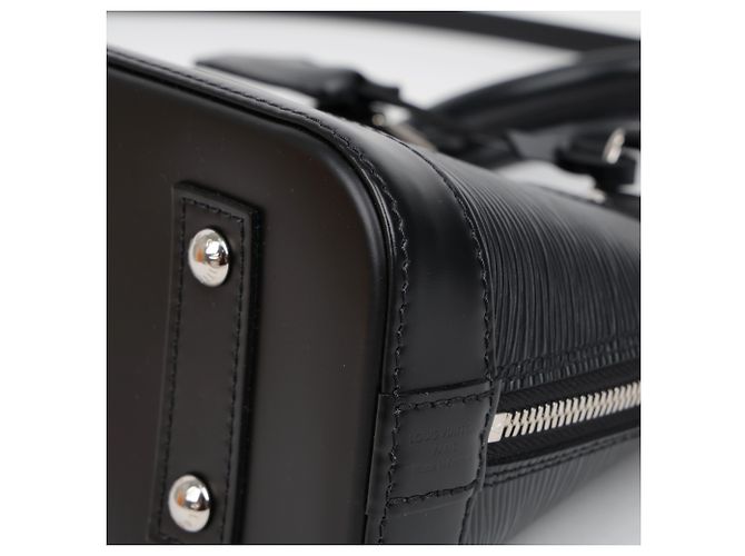 Louis Vuitton Borsa a mano e a tracolla Alma BB in pelle Epi Nero - vista 9