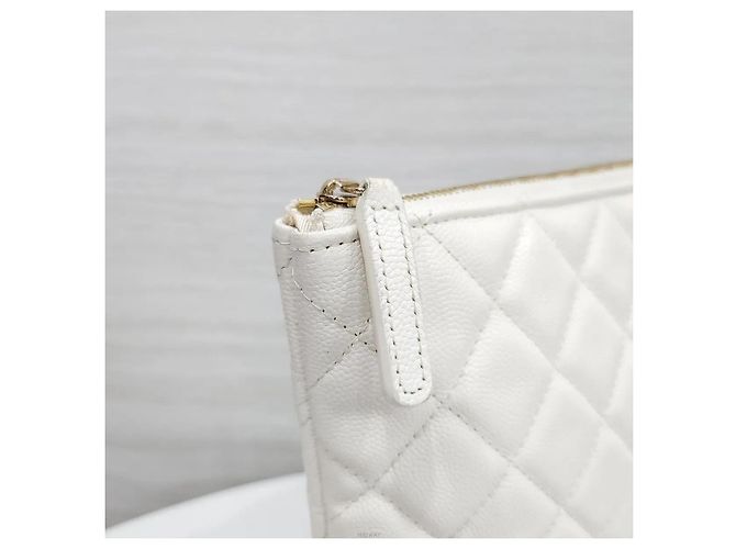 Chanel Classic Clutch Large Caviar White Gold Bianco - vista 4