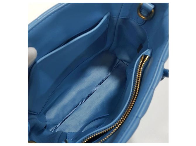Miu Miu Napa gesteppte Two-Way Tote Bag Blau - Ansicht 9